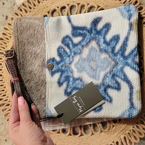 Myra Bewitching Hues crossbody, hairon, upcycled rug and canvas - Picture 6 of 8